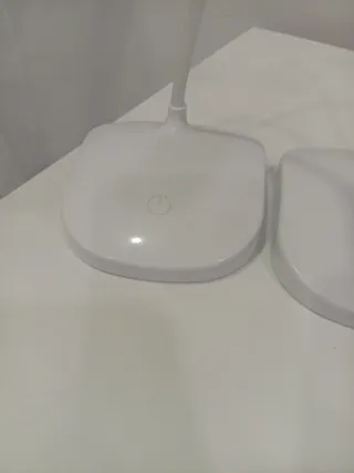 Lámpara de escritorio LED moderna