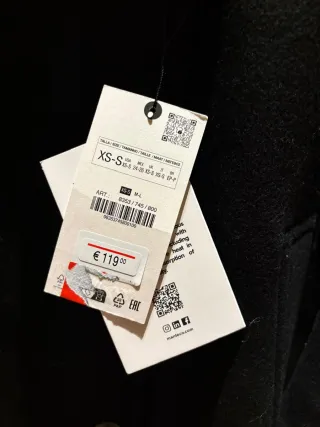 Abrigo Zara Negro Talla XS-S