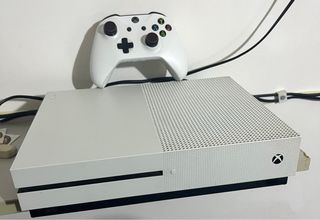 2 Xbox One S Bianco