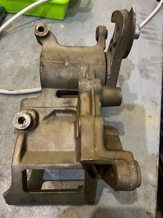 Soporte alternador Toyota Land Cruiser KDJ