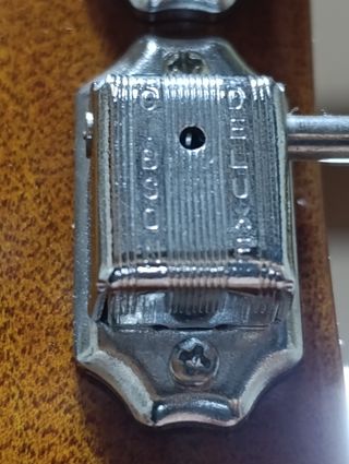 Guitarra estilo Les Paul Gold Top