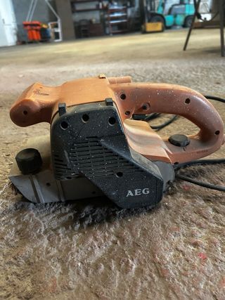 Lijadora de banda AEG 1100W