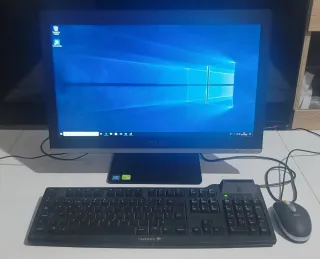 Ordenador Asus Todo en Uno pantalla 20 pulgadas