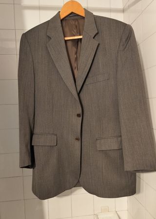 Traje de hombre gris