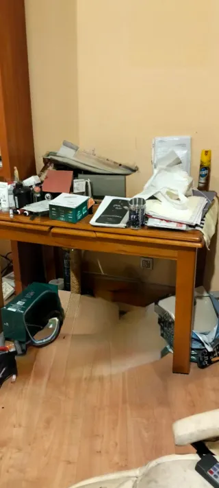 Tavolo da pranzo, allungabile, in legno massello