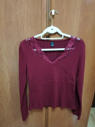 Camiseta SHEIN encaje roja talla L