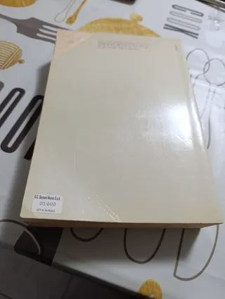 Libro "Le letture degli italiani", anni 80.