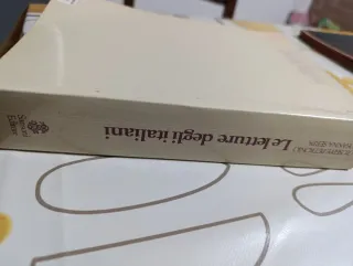 Libro "Le letture degli italiani", anni 80.