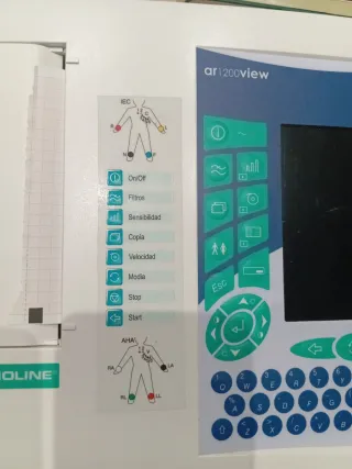 Cardioline AR1200view Electrocardiografo