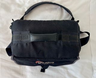 Borsa Lowepro Nova 4 per fotocamera reflex