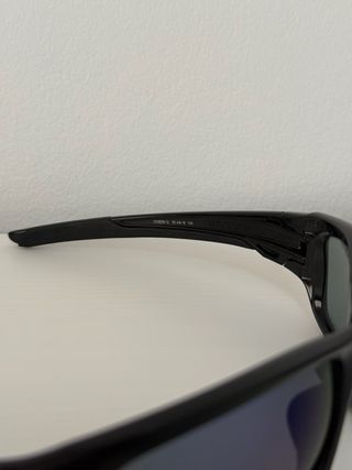 Gafas de sol negras de Oakley Valve 9236