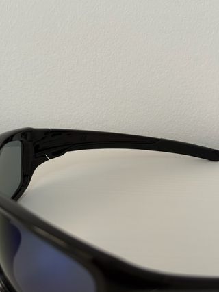 Gafas de sol negras de Oakley Valve 9236