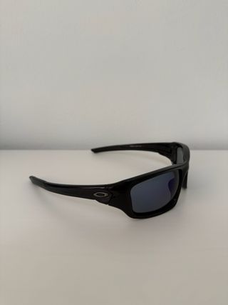 Gafas de sol negras de Oakley Valve 9236