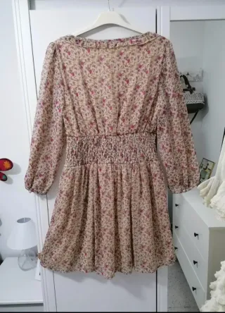 Vestido floral beige y rosa