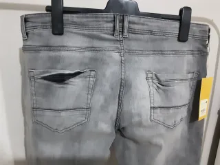Vaqueros grises hombre talla 50 sin estrenar