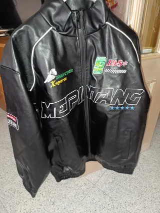 Chaqueta sintética negra talla L sin estrenar