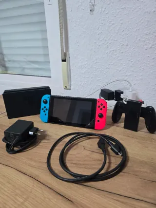 Nintendo Switch (no funciona) con mandos extra