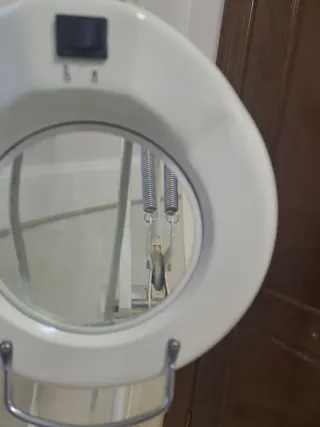 Lámpara Lupa con Ruedas