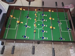 Futbolín de madera