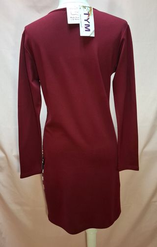 Vestido granate con estampado fractal. da menos ta