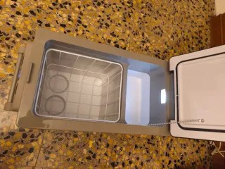 Nevera Camper VEVOR 45L