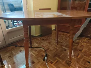 Mesa redonda de madera extensible