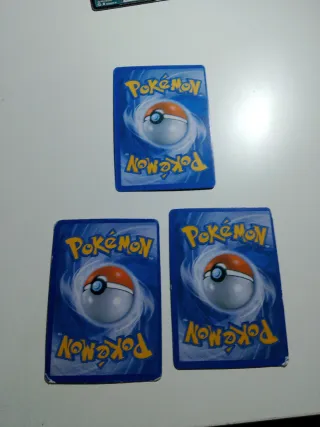 3 Cartas Pokémon Umbreon VMAX, muy valiosas.