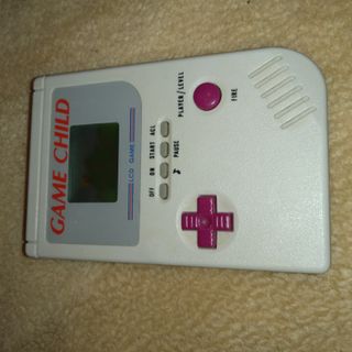 2 Consolas Game Child distinto juego