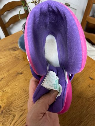 Patines infantiles rosas y morados talla 34-36.