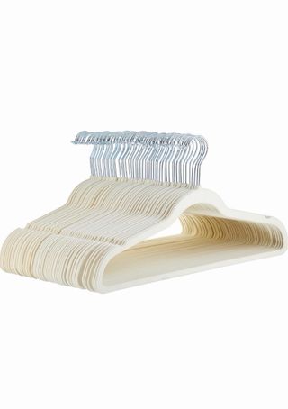 Perchas Terciopelo Marfil (Pack 50)