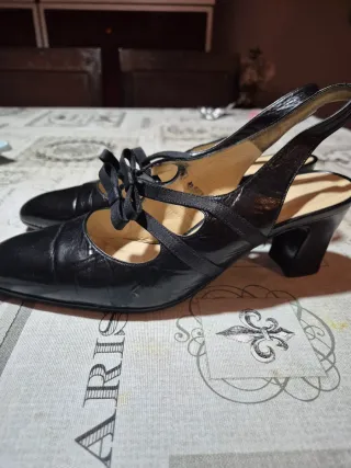 Zapatos de tacón Guy Laroche negros