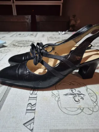 Zapatos de tacón Guy Laroche negros