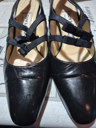 Zapatos de tacón Guy Laroche negros