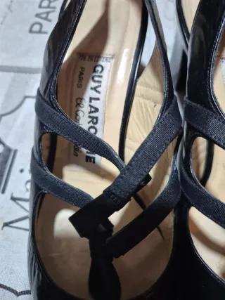 Zapatos de tacón Guy Laroche negros