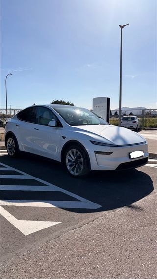 Tesla Model Y 2026