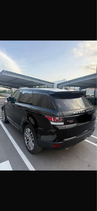 Land Rover Range Rover Sport.