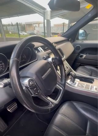 Land Rover Range Rover Sport.