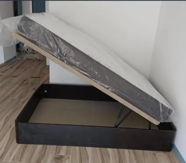 Canapé dobrável de madeira