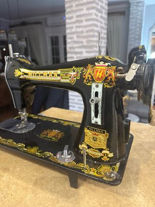 Máquina de coser Hillman antigua