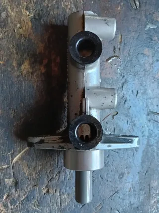 Bomba de frenos Mando BM111084B