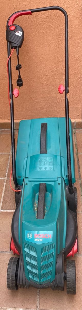 Cortacésped Eléctrico Bosch ARM 32