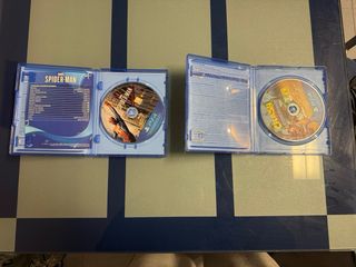 PS4 Slim con funda y 2 juegos