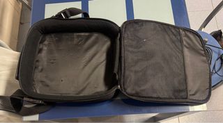 PS4 Slim con funda y 2 juegos