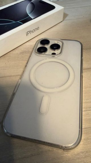 iPhone 16 Pro Plata con Factura