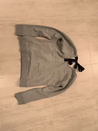 Jersey gris con letras negras talla L