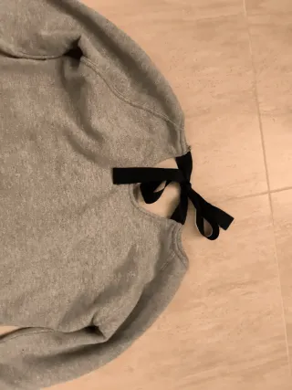 Jersey gris con letras negras talla L