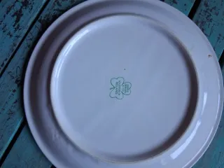 Lote 4 platos y cucharas porcelana