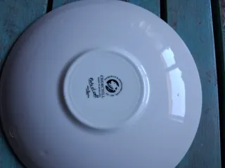 Lote 4 platos y cucharas porcelana