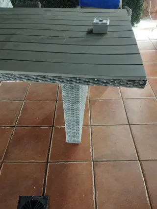 Mesa ratán gris exterior