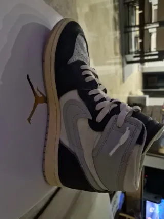 Nike Air Jordan 1 Gris Negro Blanco